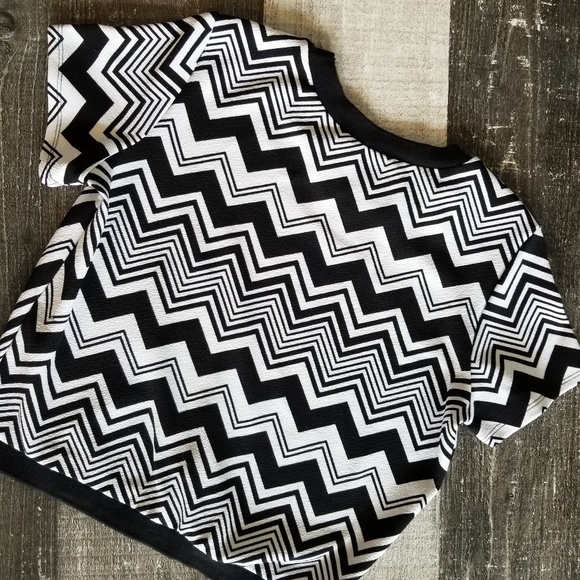 Chevron Black & White Crop Top Tee - Picture 2 of 5